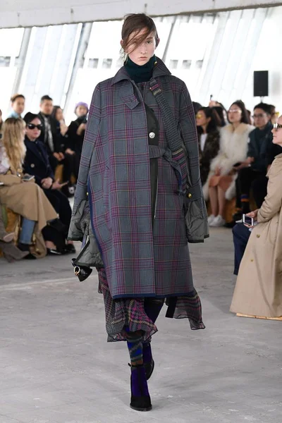 Look 10